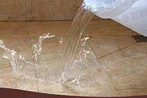 阿拉山口漏水维修 免砸砖防水材料该如何施工